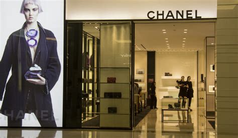 boutique facilitator chanel salary|how much do chanel sales associates make.